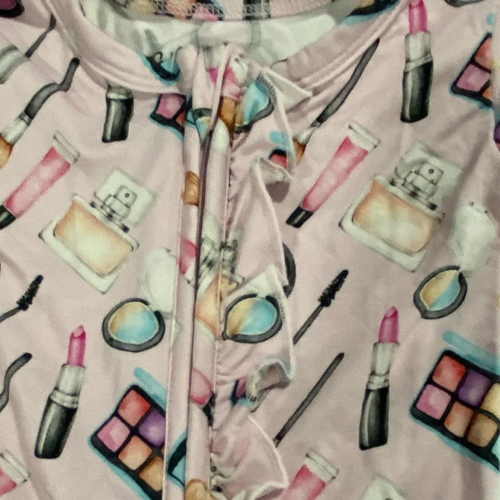 Charming Pink Makeup‎ Print Kids Footie